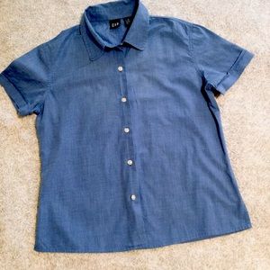 GAP Women’s Blue Short Sleeve Chambray Top Size M